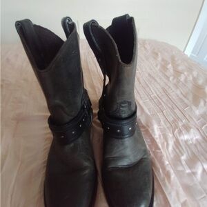 Woman black cowgirl boots